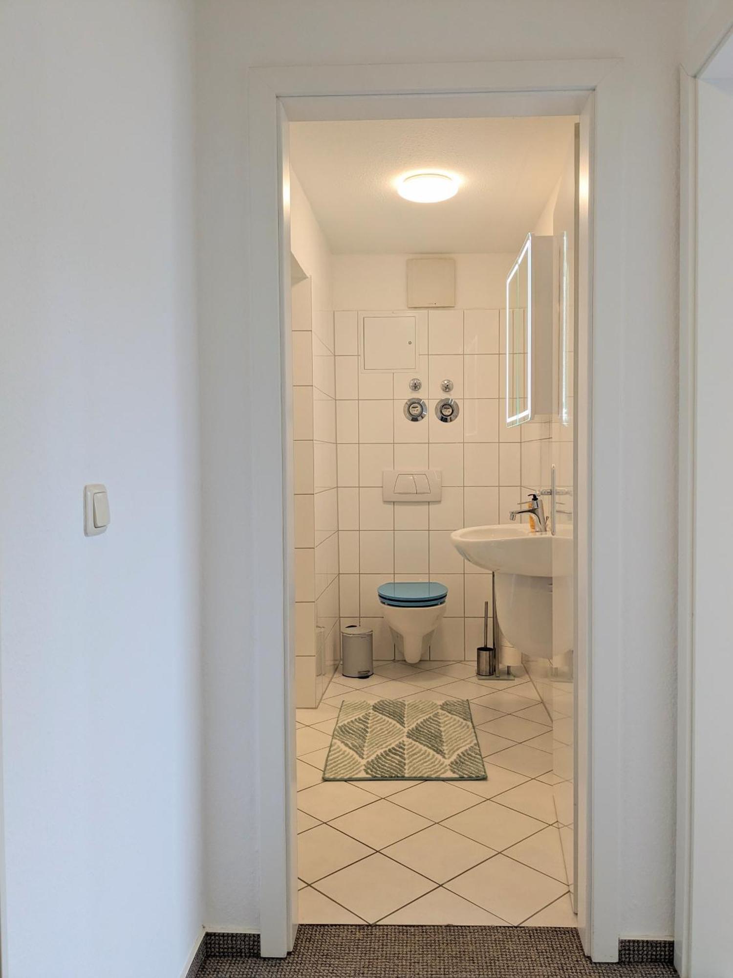 Schlosskoenig - Modernes & Zentrales Apartment Mit Balkon Und Arbeitsplatz Schwerin  Chambre photo