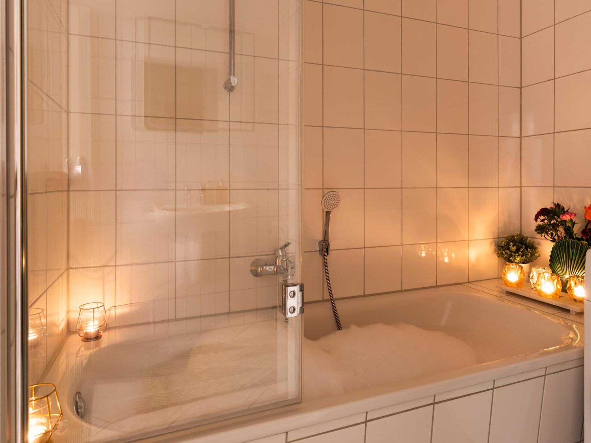 Schlosskoenig - Modernes & Zentrales Apartment Mit Balkon Und Arbeitsplatz Schwerin  Extérieur photo